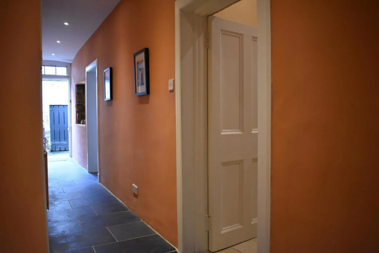 West End Apartment Edinburgh Birleşik Krallık